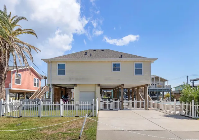 Homes for sale in Jamaica Beach, TX | 16715 Montego Way, Jamaica Beach, TX 77554 | MLS# 6488691