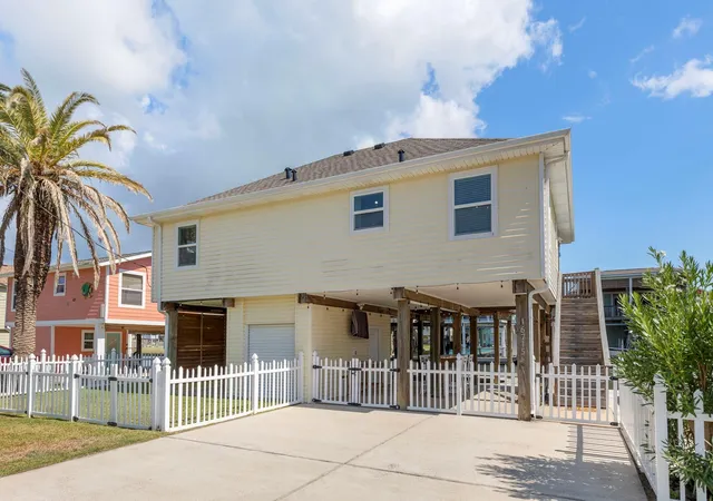 Homes for sale in Jamaica Beach, TX | 16715 Montego Way, Jamaica Beach, TX 77554 | MLS# 6488691