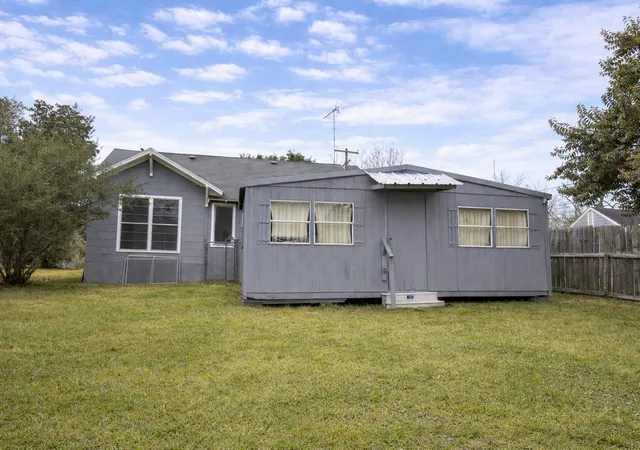 13th image of 716 Olive St, Wharton, TX 77488 | MLS# 47503939