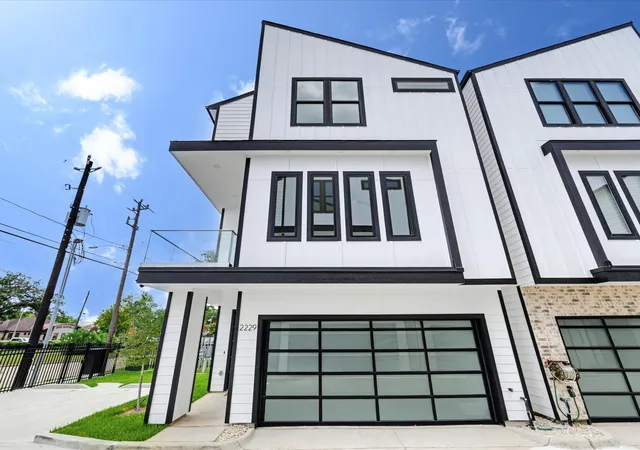 Photo 1 of Single family home for sale at 2237 Blalock Rd, Houston, TX 77080 | MLS# 54999152 | Listing updated on 2026-09-19