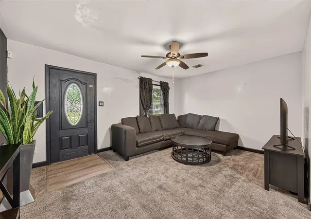 Photo 3 of Sale Pending at 10914 La Crosse St, Houston, TX 77029 | MLS# 64894315 | Listing updated on 2026-08-31