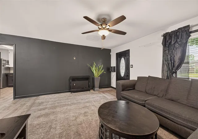 Photo 3 of Sale Pending at 10914 La Crosse St, Houston, TX 77029 | MLS# 64894315 | Listing updated on 2026-08-31