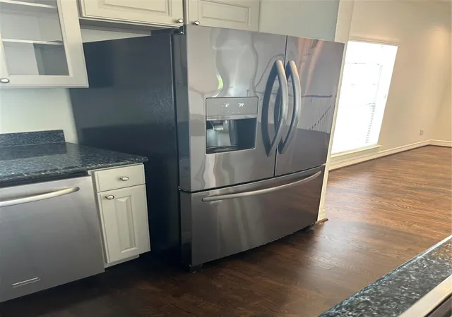 Photo 4 of Townhouse for sale at 801 Knox St, Houston, TX 77007 | MLS# 35357285 | Listing updated on 2026-07-30