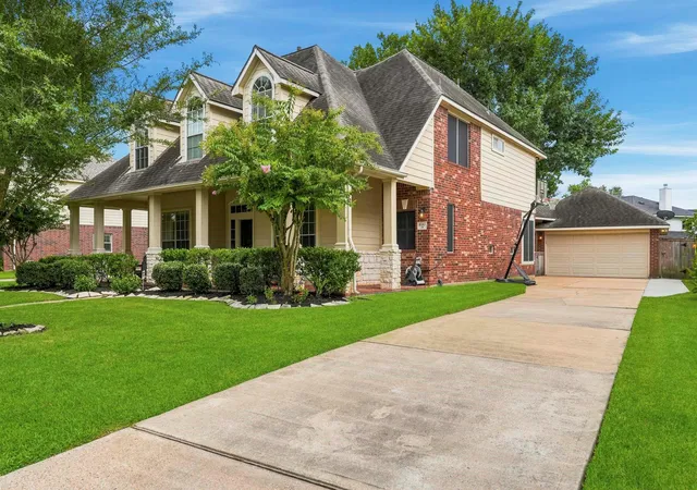 4th image of 8310 Big Bend Dr, Sugar Land, TX 77479 | MLS# 87791775