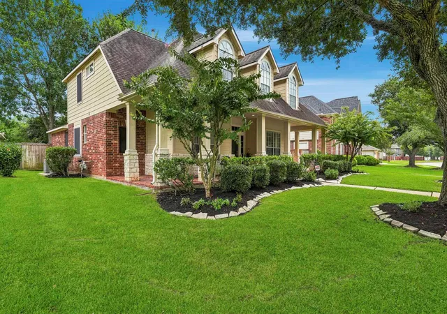 5th image of 8310 Big Bend Dr, Sugar Land, TX 77479 | MLS# 87791775