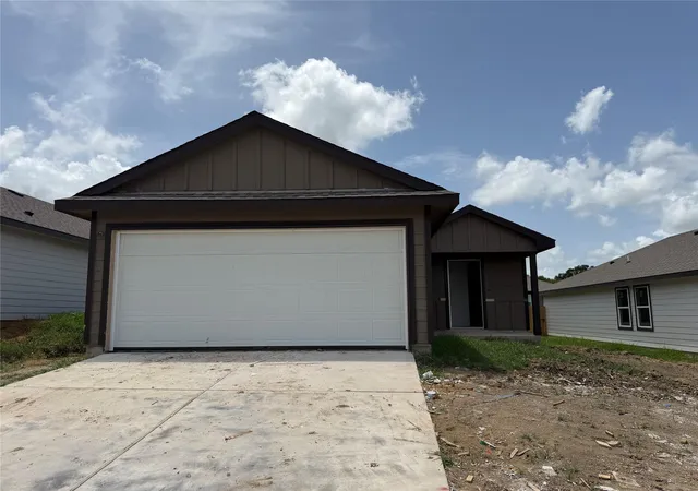 1st image of 1237 Hickory Grove St, Brenham, TX 77833 | MLS# 3531489
