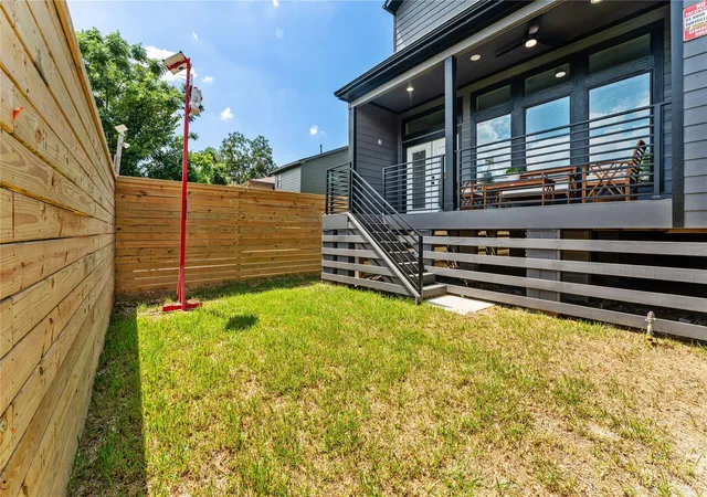 37th image of 1318 E 32nd 1/2 St, Houston, TX 77022 | MLS# 71382883