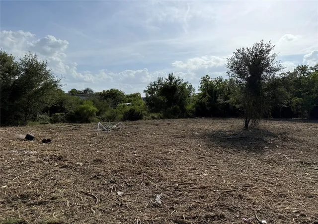 1st image of Na 10th Near Ave F1/2, San Leon, TX 77539 | MLS# 76838147