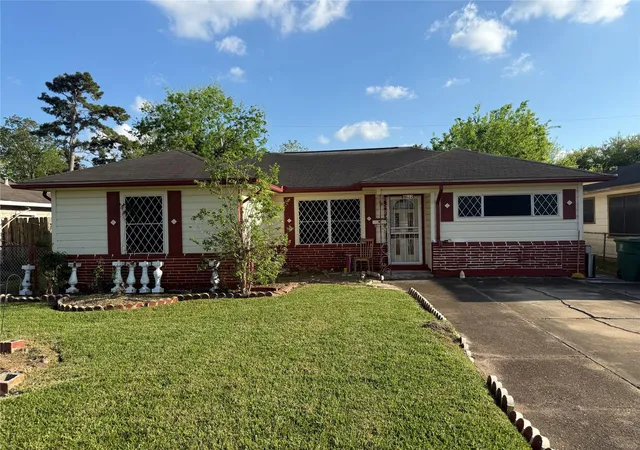 Homes for sale in Houston, TX | 8622 Othello St, Houston, TX 77029 | MLS# 79210743