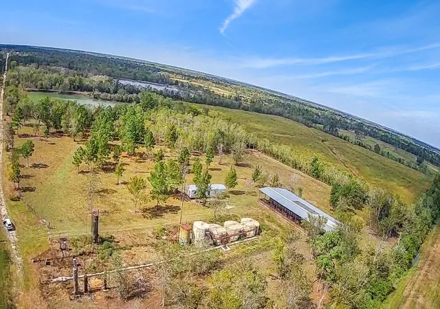 1st image of 695 Private Road 489, Dayton, TX 77535 | MLS# 76914361