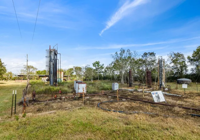 34th image of 695 Private Road 489, Dayton, TX 77535 | MLS# 76914361