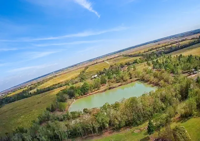 3rd image of 695 Private Road 489, Dayton, TX 77535 | MLS# 76914361