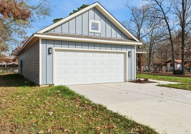 Photo 3 of Sale Pending at 387 Autumn Ln, Livingston, TX 77351 | MLS# 4791051 | Listing updated on 2026-09-02