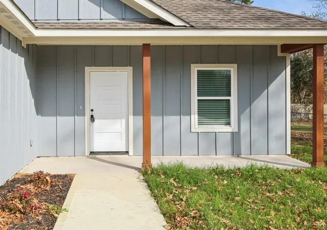 Photo 3 of Sale Pending at 387 Autumn Ln, Livingston, TX 77351 | MLS# 4791051 | Listing updated on 2026-09-02