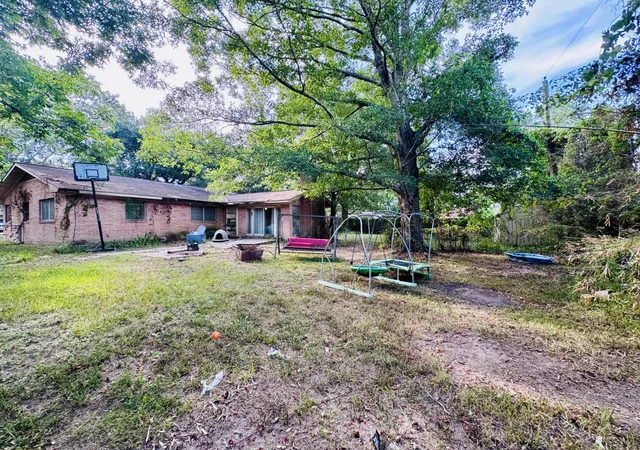 3rd image of 140 East St, Liberty, TX 77575 | MLS# 10533511