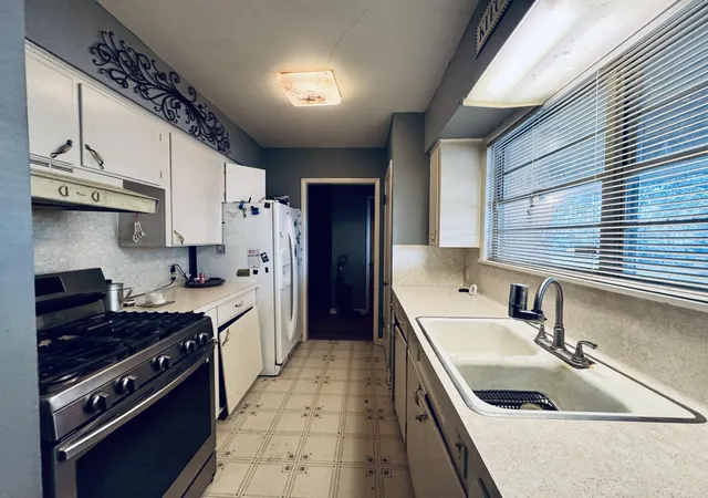 5th image of 140 East St, Liberty, TX 77575 | MLS# 10533511