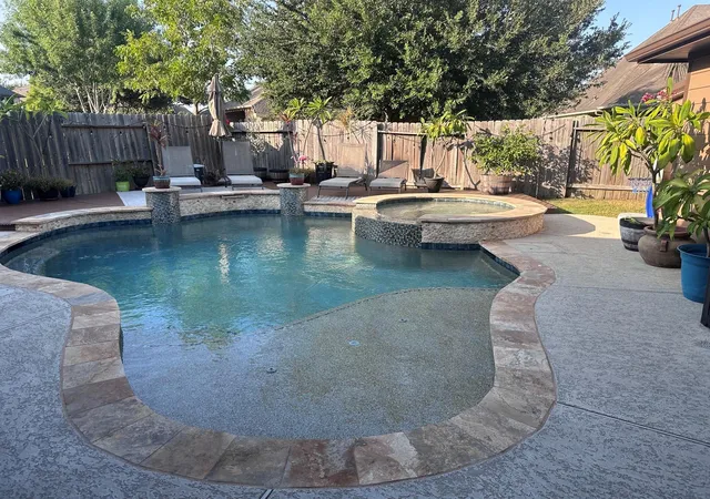 Photo 3 of Single family home for sale at 2122 Belcara Vw, League City, TX 77573 | MLS# 10488272 | Listing updated on 2026-09-10