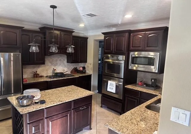 Photo 4 of Single family home for sale at 2122 Belcara Vw, League City, TX 77573 | MLS# 10488272 | Listing updated on 2026-09-10
