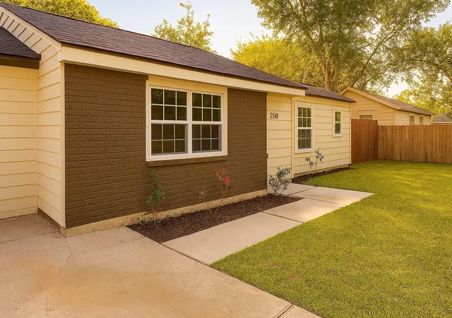 2nd image of 10517 Fairland Dr, Houston, TX 77051 | MLS# 75902094