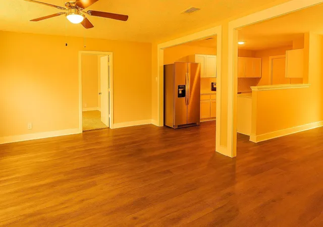 4th image of 10517 Fairland Dr, Houston, TX 77051 | MLS# 75902094