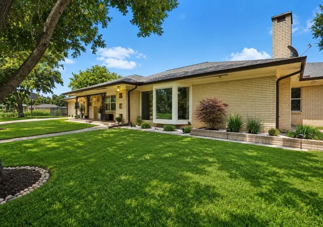 Homes for sale in Hempstead, TX | 526 14th St, Hempstead, TX 77445 | MLS# 39351747