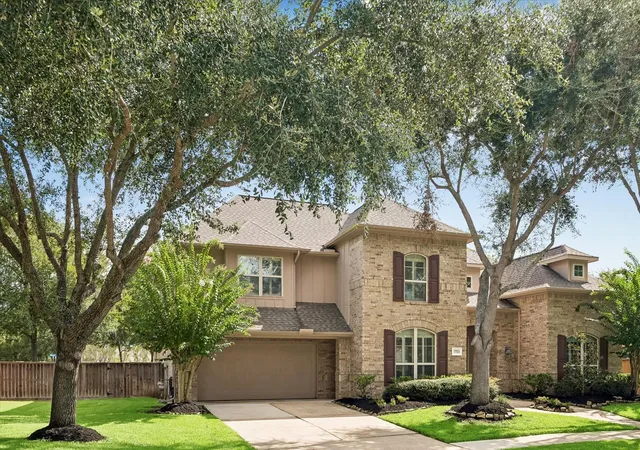 2nd image of 7703 Silver Pond Dr, Sugar Land, TX 77479 | MLS# 61556182