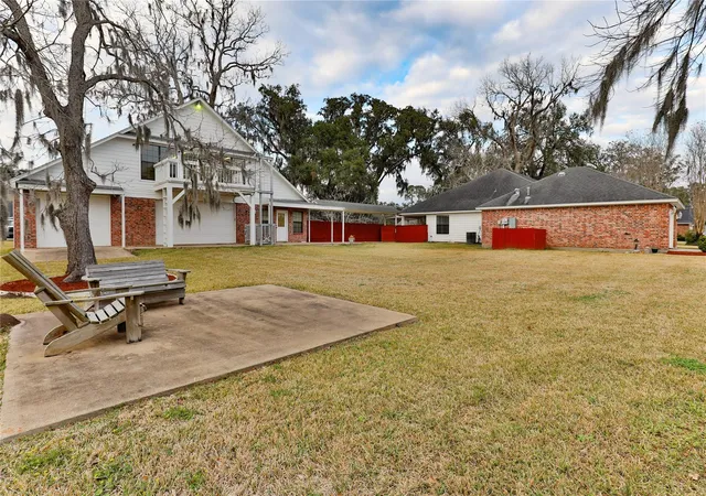 2nd image of 248 Wentworth Dr, West Columbia, TX 77486 | MLS# 57587503