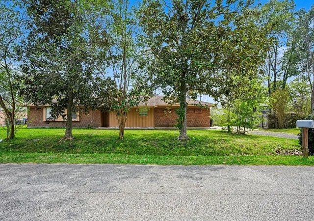 1st image of 722 N Fall Creek Dr, Houston, TX 77336 | MLS# 48137680