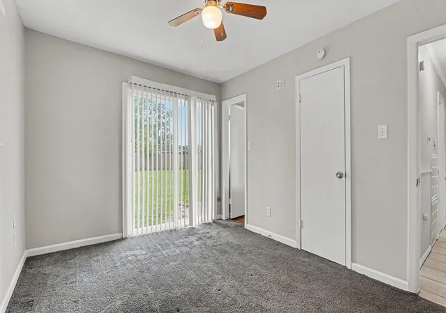 4th image of 722 N Fall Creek Dr, Houston, TX 77336 | MLS# 48137680