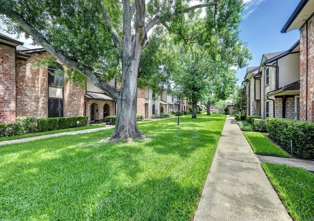 Homes for sale in Houston, TX | 11548 S Kirkwood Rd, Houston, TX 77477 | MLS# 14020677