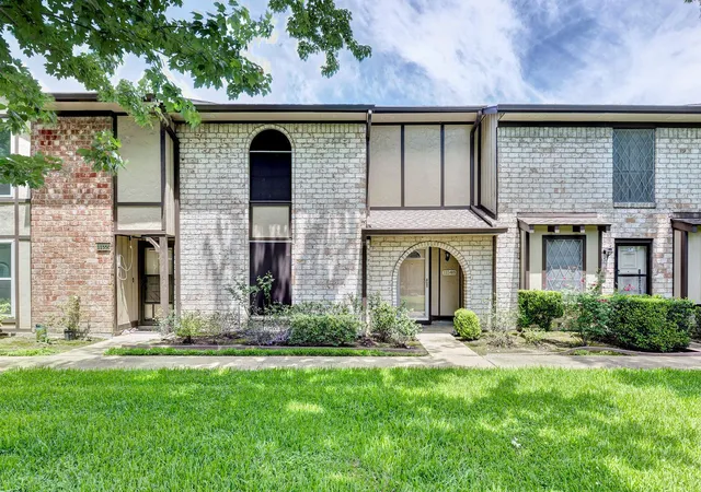 Homes for sale in Houston, TX | 11548 S Kirkwood Rd, Houston, TX 77477 | MLS# 14020677