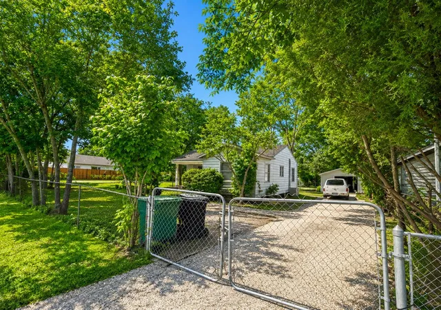 3rd image of 6003 Glen Lee Dr, Humble, TX 77396 | MLS# 47832818