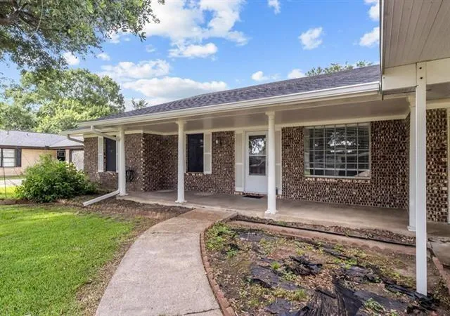 Homes for sale in Port Arthur, TX | 2901 Beldon Dr, Port Arthur, TX 77642 | MLS# 31366514