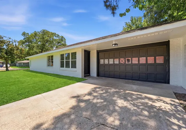 Photo 3 of Single family home for sale at 5002 Live Oak Dr, Texas City, TX 77591 | MLS# 45300384 | Listing updated on 2026-06-15