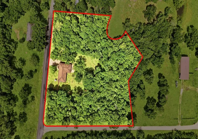Homes for sale in West Columbia, TX | 504 County Road 825, West Columbia, TX 77486 | MLS# 69630011