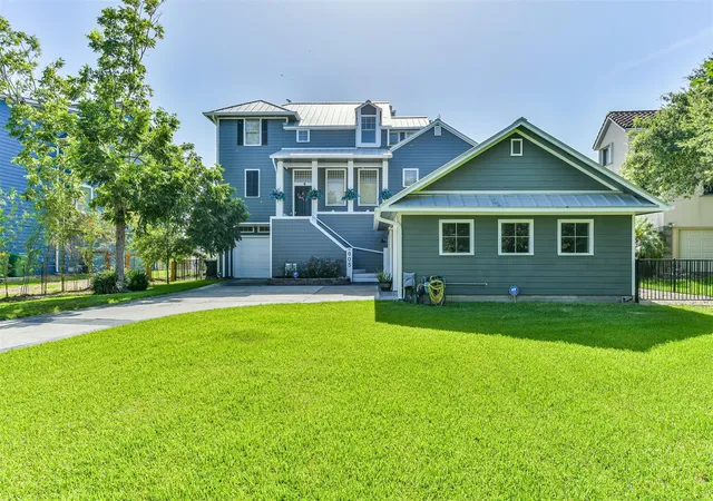Photo 2 of Single family home for sale at 605 Quintana Roo Pl, Seabrook, TX 77586 | MLS# 36668381 | Listing updated on 2026-09-18