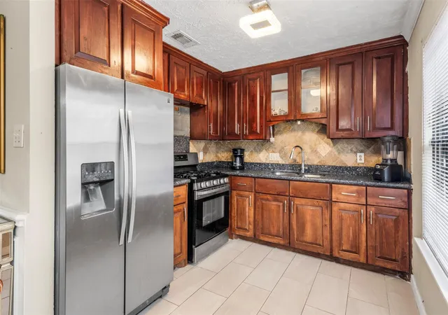 Photo 4 of Single family home for sale at 12127 W Marsham Cir, Houston, TX 77066 | MLS# 85916294 | Listing updated on 2026-08-25