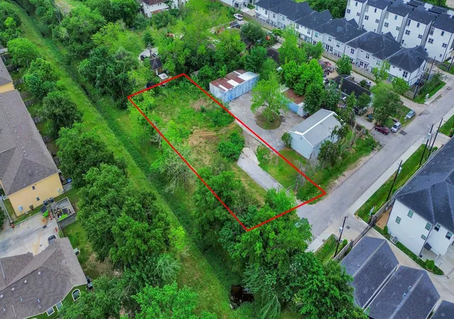 Photo 4 of Land for sale at 1962 Laverne St, Houston, TX 77080 | MLS# 73457740 | Listing updated on 2026-08-04