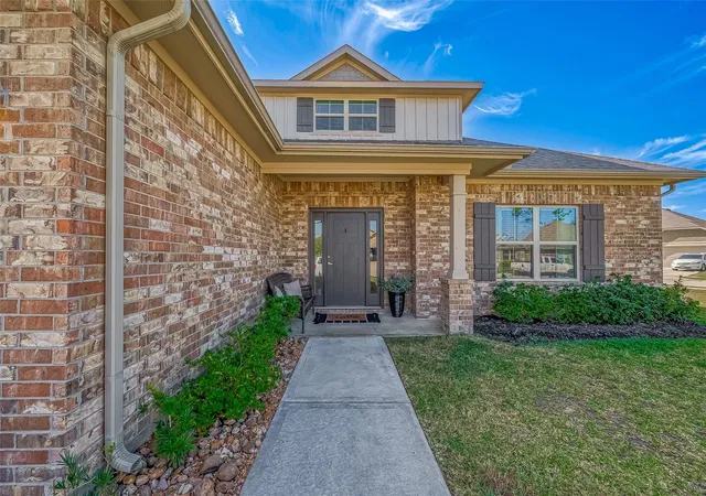 Photo 2 of Single family home for sale at 30191 Kingston Heath Dr, Cleveland, TX 77327 | MLS# 7859589 | Listing updated on 2026-06-28