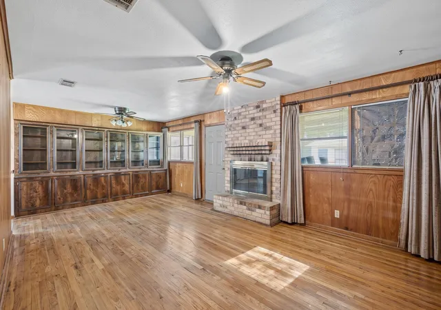 3rd image of 607 Walker Ave, Cleveland, TX 77327 | MLS# 81177612