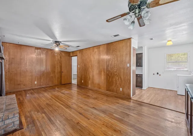 4th image of 607 Walker Ave, Cleveland, TX 77327 | MLS# 81177612