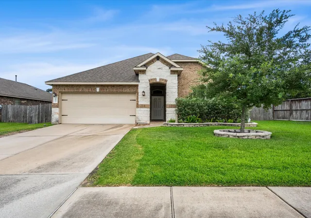 Photo 2 of Single family home for sale at 14027 Routt Forest Trl, Conroe, TX 77384 | MLS# 37694043 | Listing updated on 2026-09-13