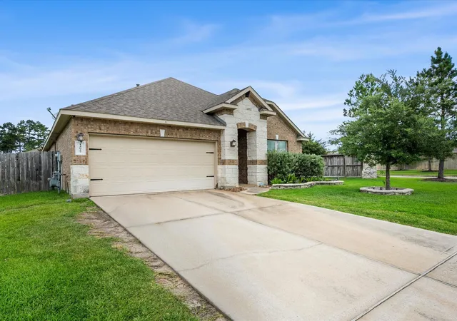 Photo 2 of Single family home for sale at 14027 Routt Forest Trl, Conroe, TX 77384 | MLS# 37694043 | Listing updated on 2026-09-13