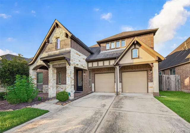 Photo 3 of Single family home for sale at 4431 Selwyn Rd, Richmond, TX 77407 | MLS# 26153179 | Listing updated on 2026-08-16