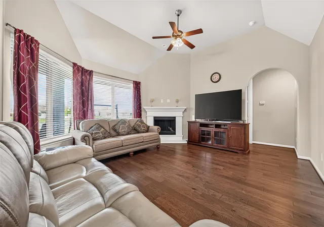 Photo 4 of Single family home for sale at 4431 Selwyn Rd, Richmond, TX 77407 | MLS# 26153179 | Listing updated on 2026-08-16