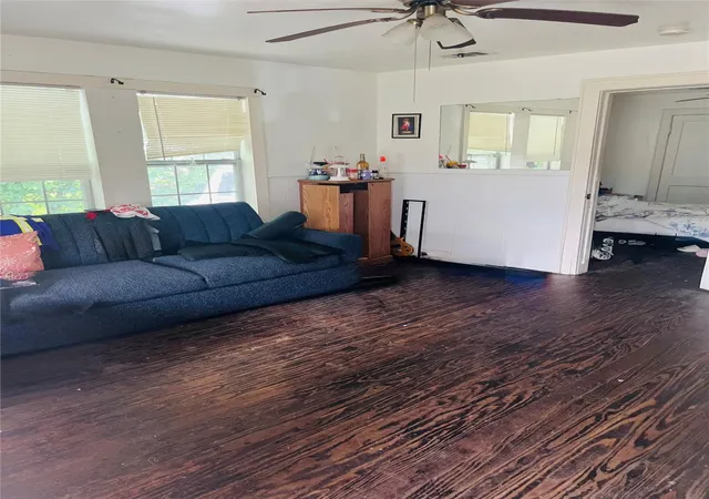 4th image of 305 N Bryan St, Houston, TX 77011 | MLS# 49930803