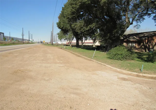 19th image of 2119 Woods Rd, Brookshire, TX 77423 | MLS# 78231553