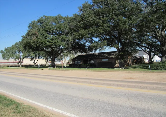 Photo 3 of Single family home for sale at 2119 Woods Rd, Brookshire, TX 77423 | MLS# 78231553 | Listing updated on 2026-04-22