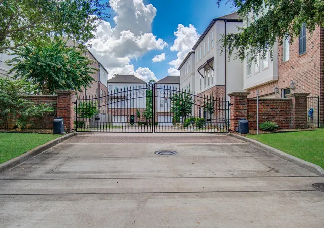 2nd image of 1743 Dominica Dr, Kingwood, TX 77345 | MLS# 12269363
