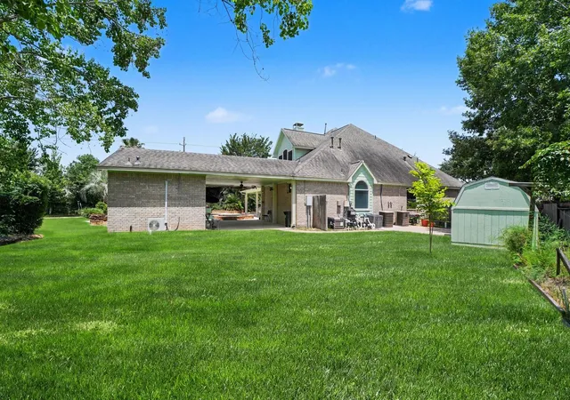 Photo 3 of Single family home for sale at 17303 Village Breeze Dr, Tomball, TX 77377 | MLS# 23809351 | Listing updated on 2026-10-08